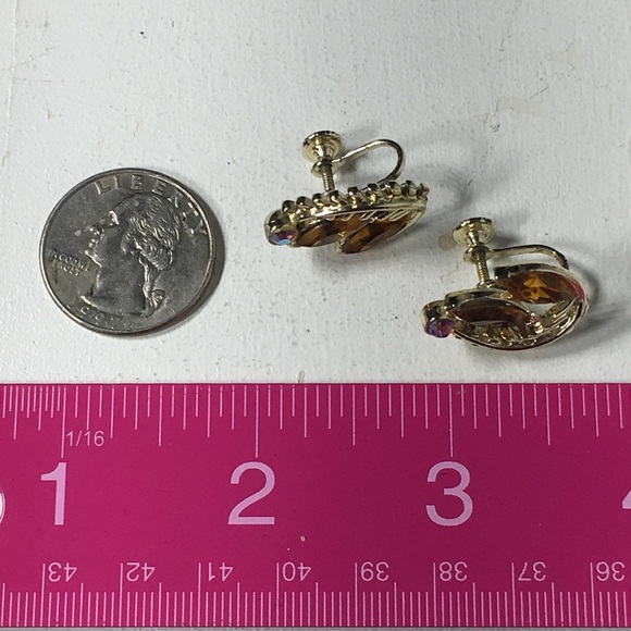 @Popup Show: Vintage Star Signed AB Rhinestone Clip Earrings - Picture 8 of 8